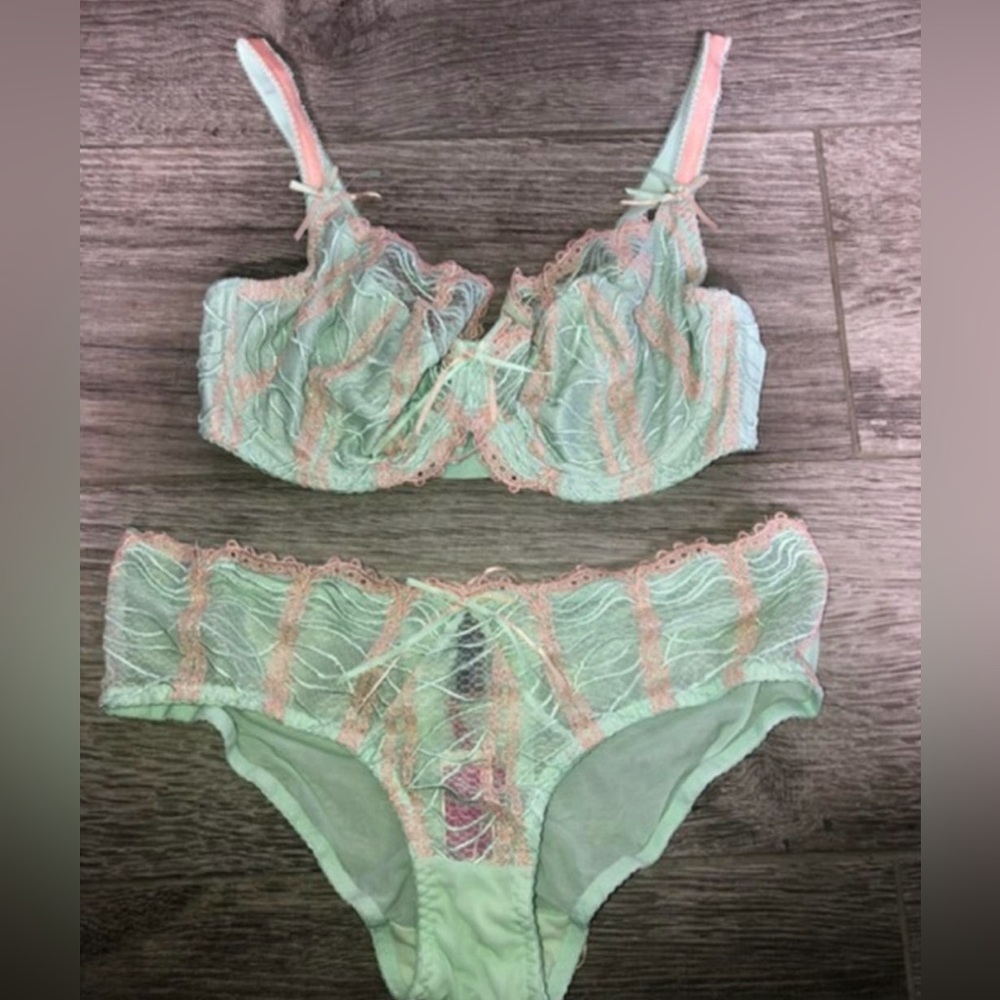 Ruby Pink green & peach lace bra & pantie 
Brand new, In perfect condition